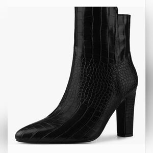 NWOT Alegria K black Faux Crocodile Texture Heeled Booties Size 10